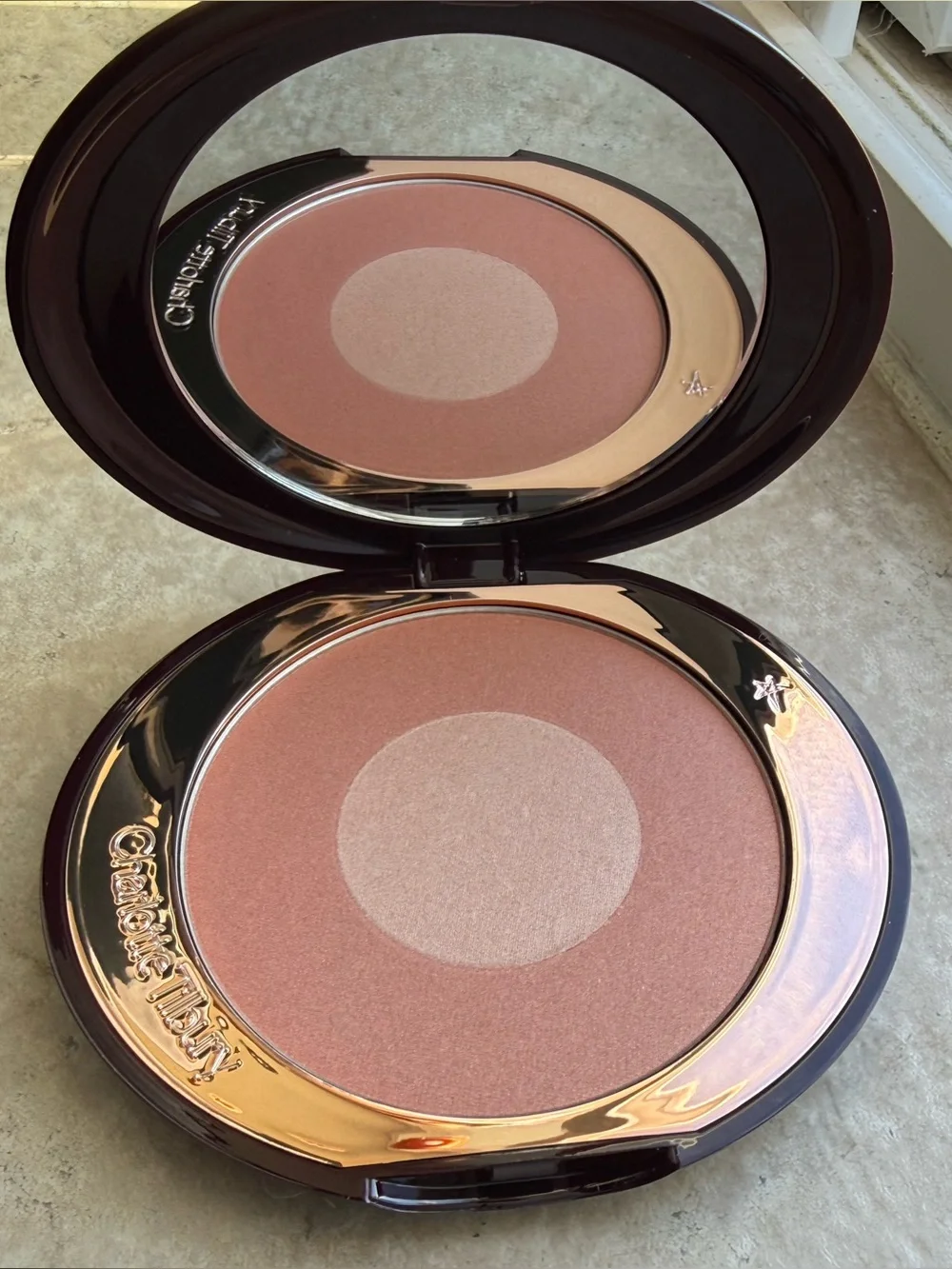 Charlotte Tilbury Cheek To Chic Blush